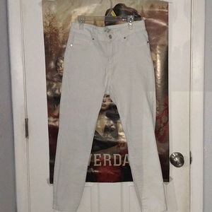 WHITE SKINNY JEANS